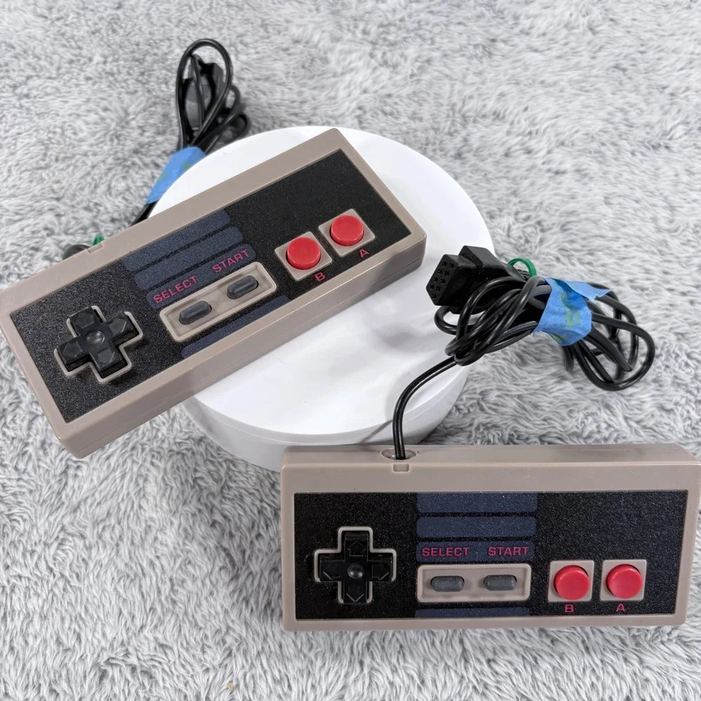Mini Retro Game Entertainment System Console w/2‎ Controllers *Parts Only*